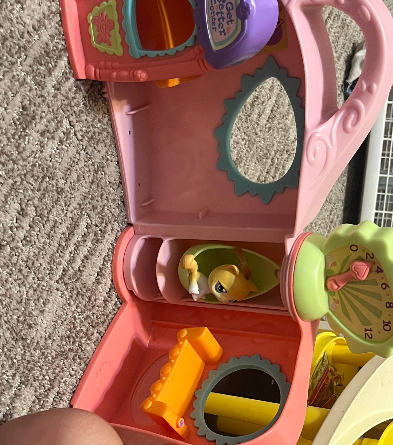 Littlest Pet Shop Get Better Center Playset