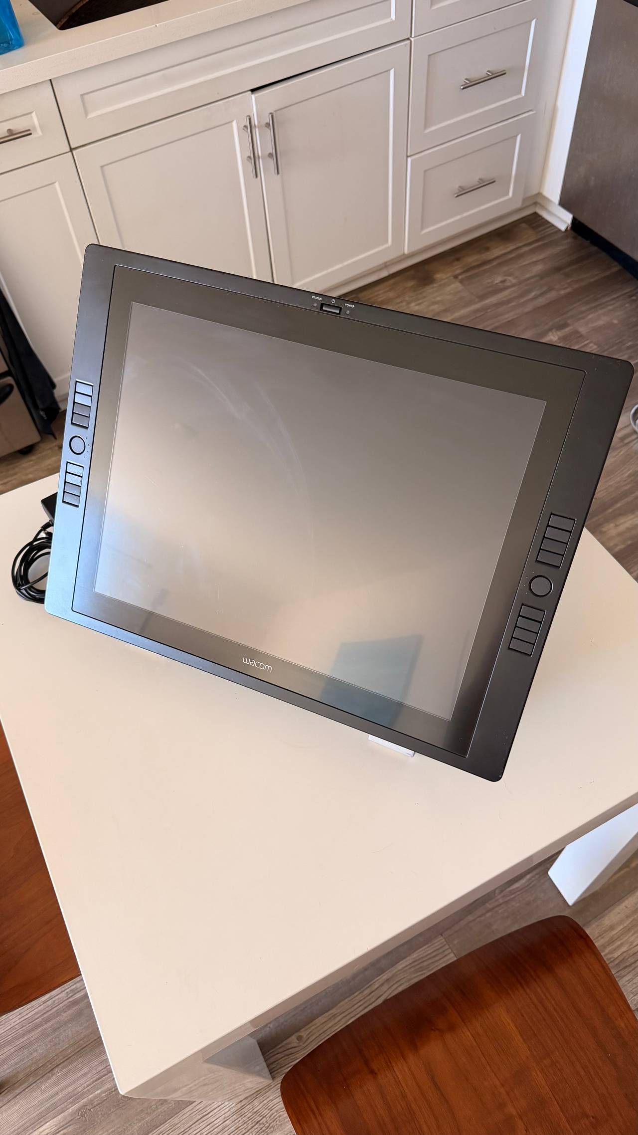 Wacom Cintiq 22HD Creative Pen Display