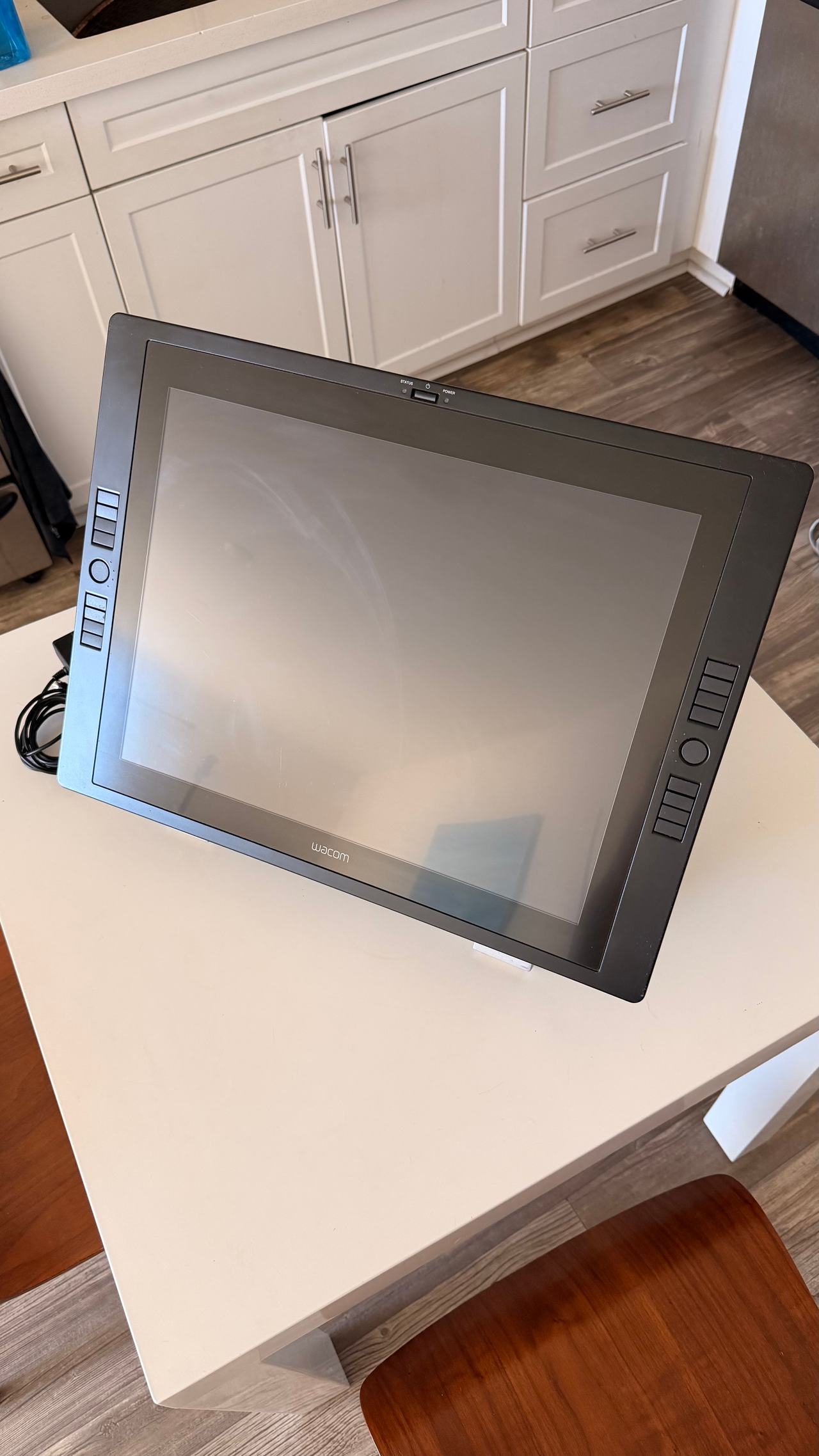 Wacom Cintiq 22HD Creative Pen Display