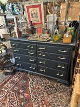 9-drawer dresser - Image 1