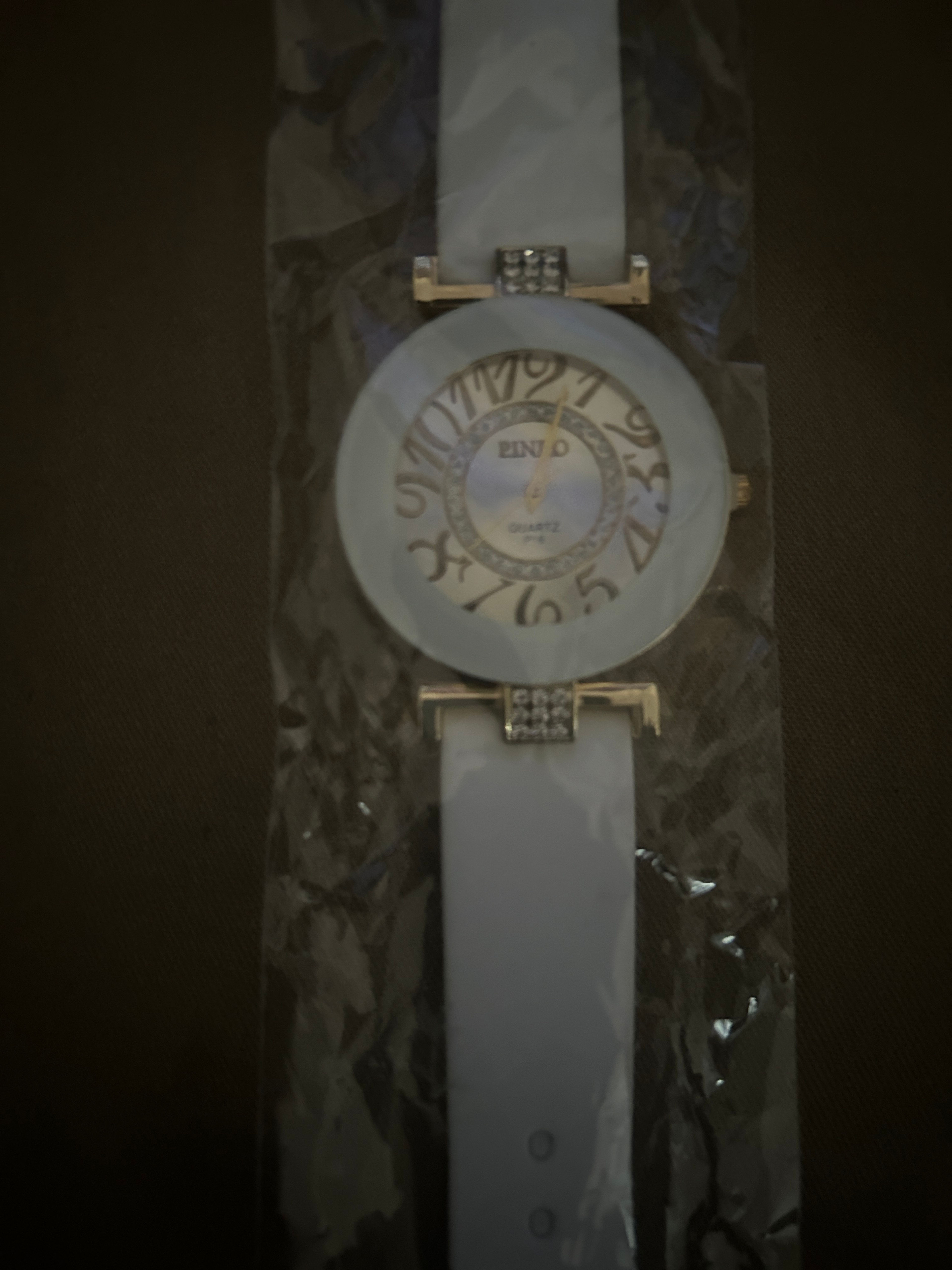 Rinnady Women's Quartz Watch with White Silicone Band