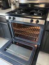 GE 30-inch Freestanding Gas Range Black Stainless Steel - Image 3