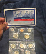 2002 United States Mint Uncirculated Coin Set (Philadelphia) - Image 1
