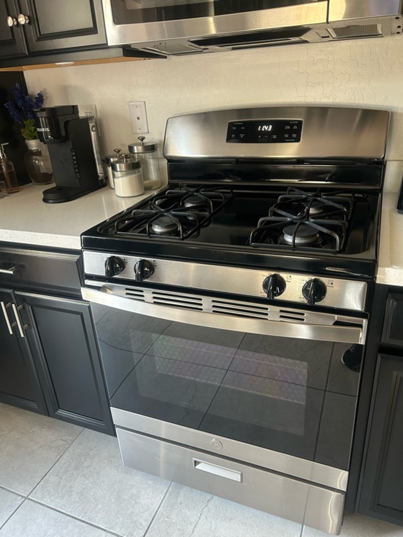 GE 30-inch Freestanding Gas Range Black Stainless Steel