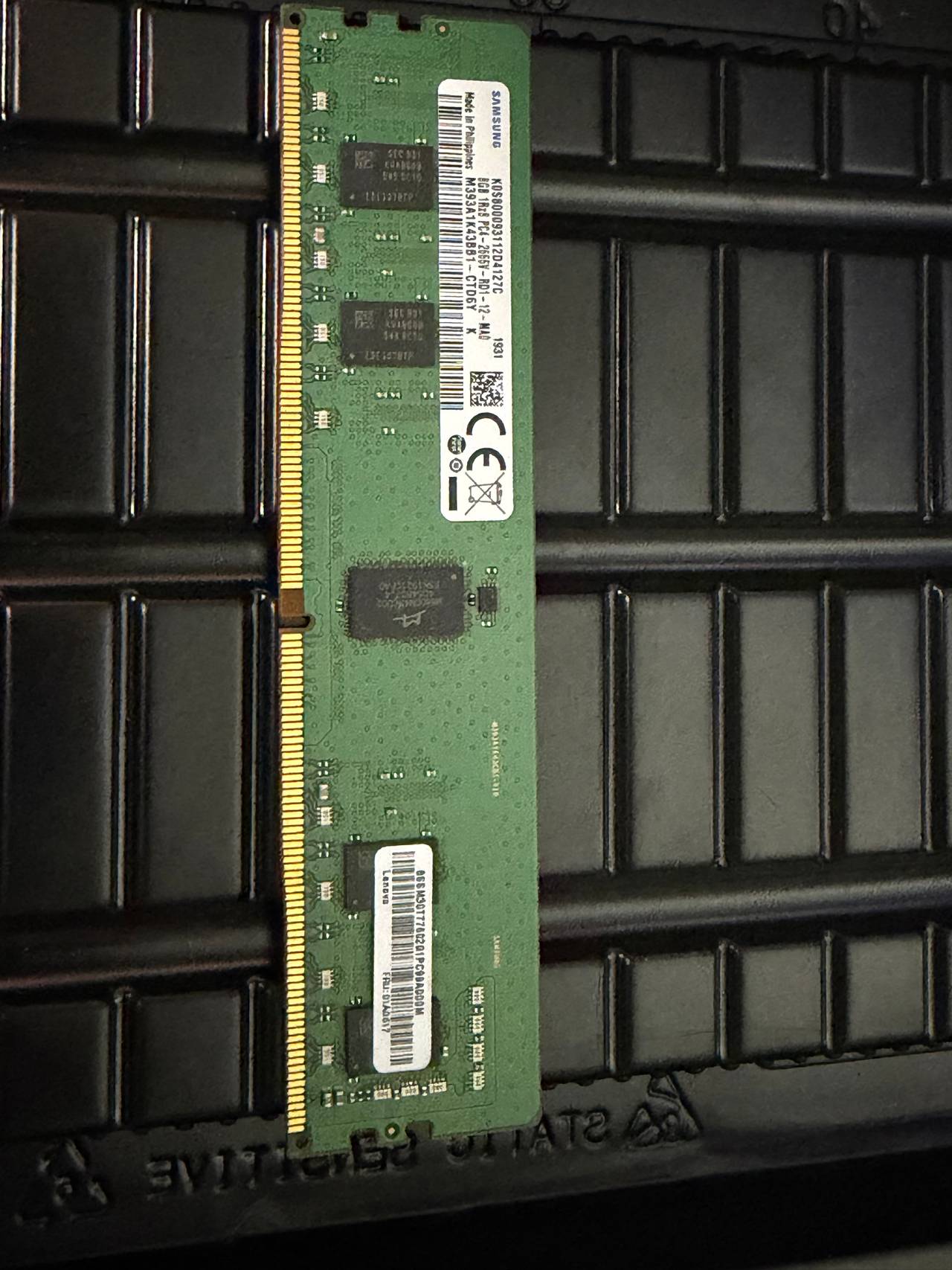 Samsung 8GB DDR4-2666MHz PC4-21300 ECC Registered RDIMM
