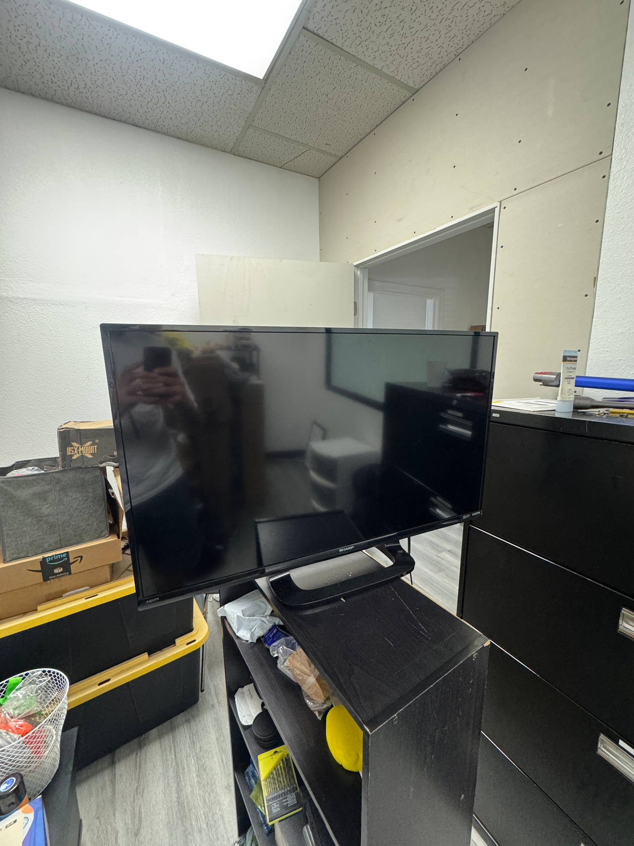 32 inches LED TV