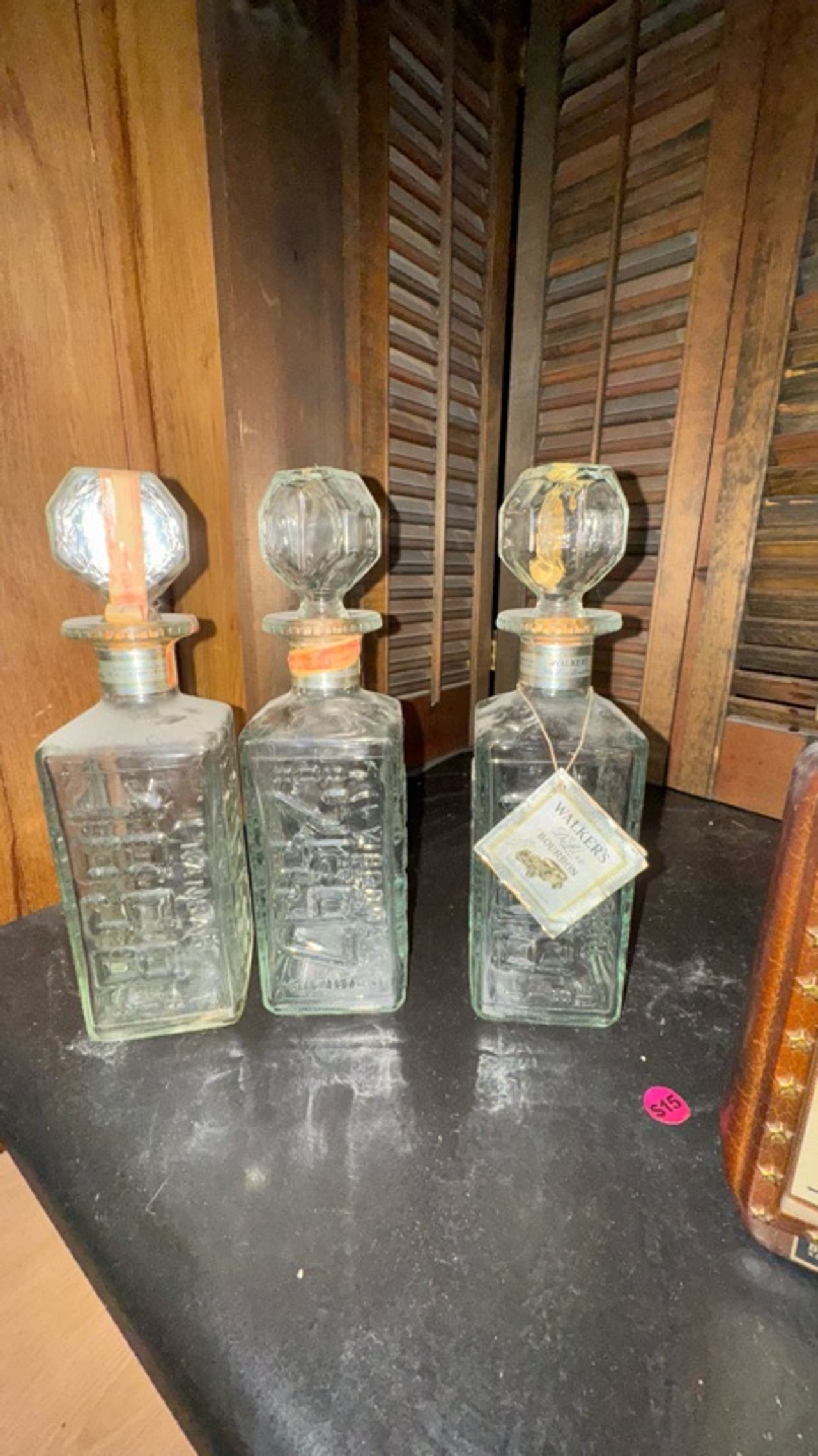 Johnnie Walker Walker’s Deluxe Bourbon License Plate Decanter Glass Bottle