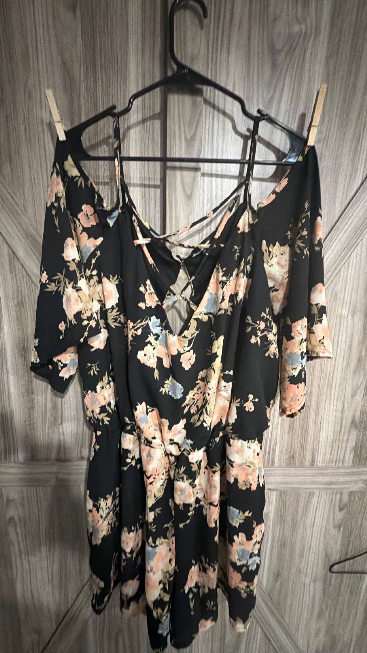 Charlotte Russe Plus Size Floral Romper 2X