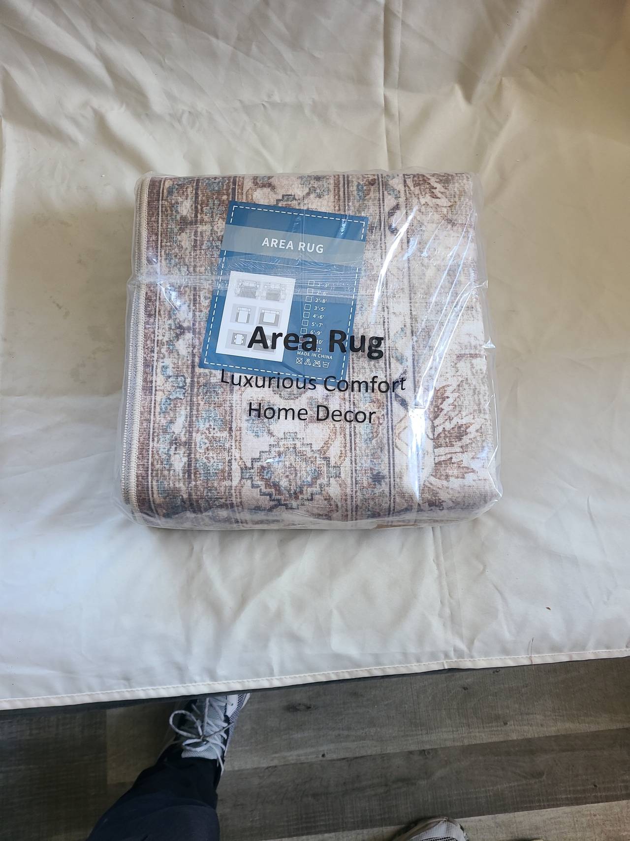 New 8 x 10' Vintage Style Area Rug