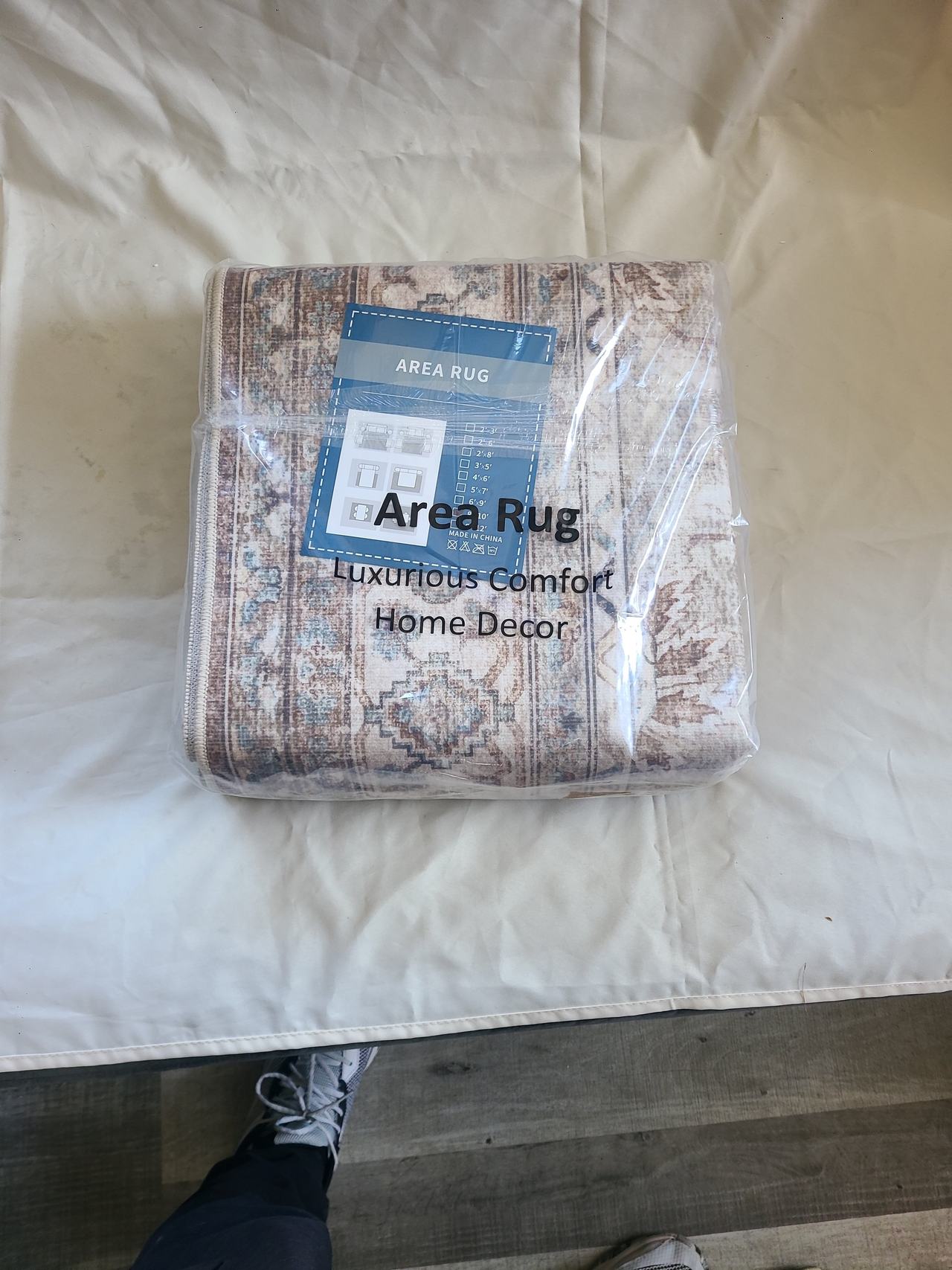 New 8 x 10' Vintage Style Area Rug