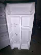 Whirlpool Mini Fridge Black Stainless Steel - Image 2