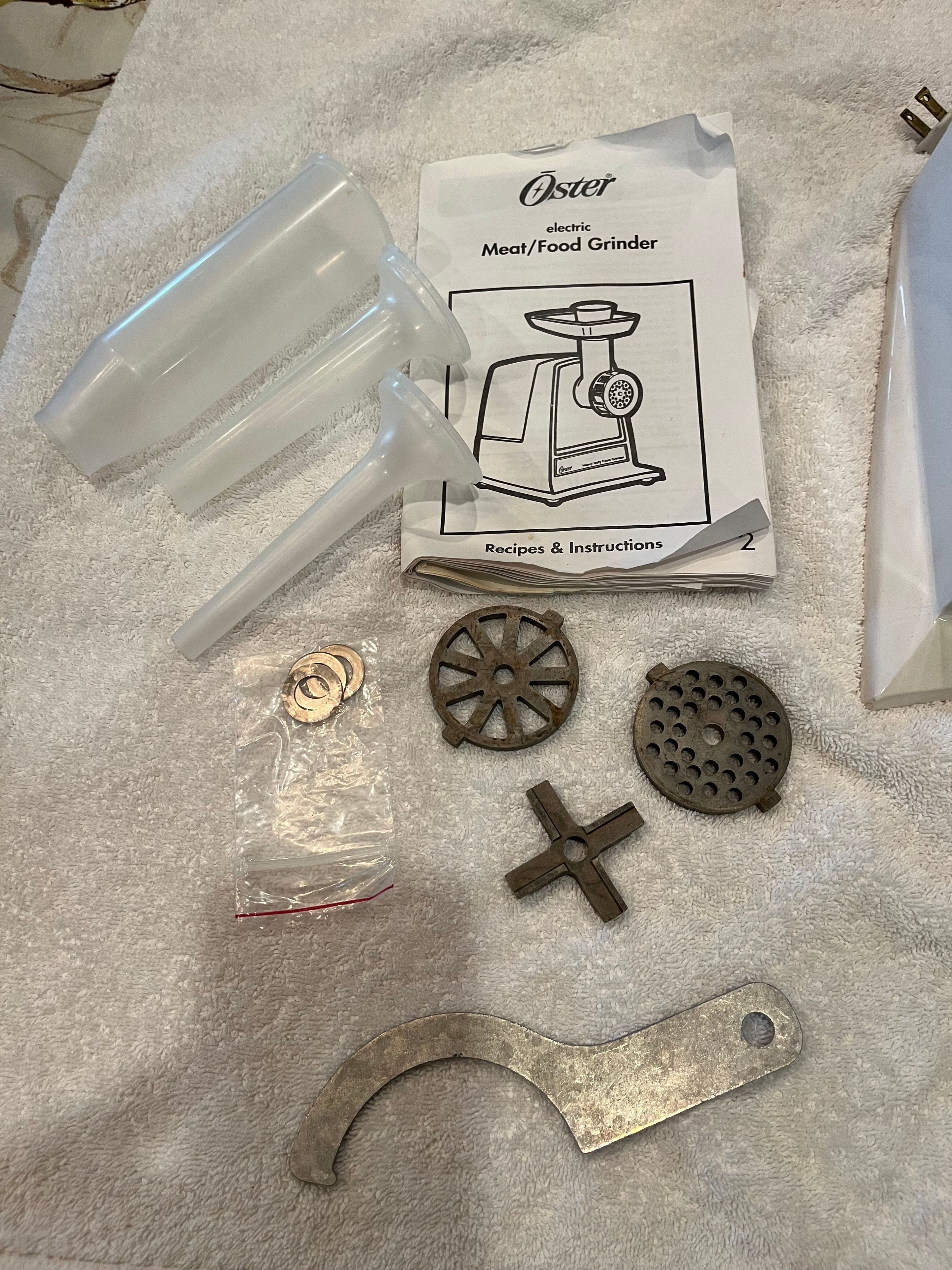Oster Heavy Duty Food Grinder 940-08A - Image 2