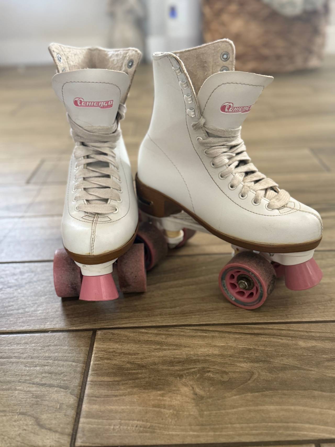 Chicago Women's Classic Roller Skates