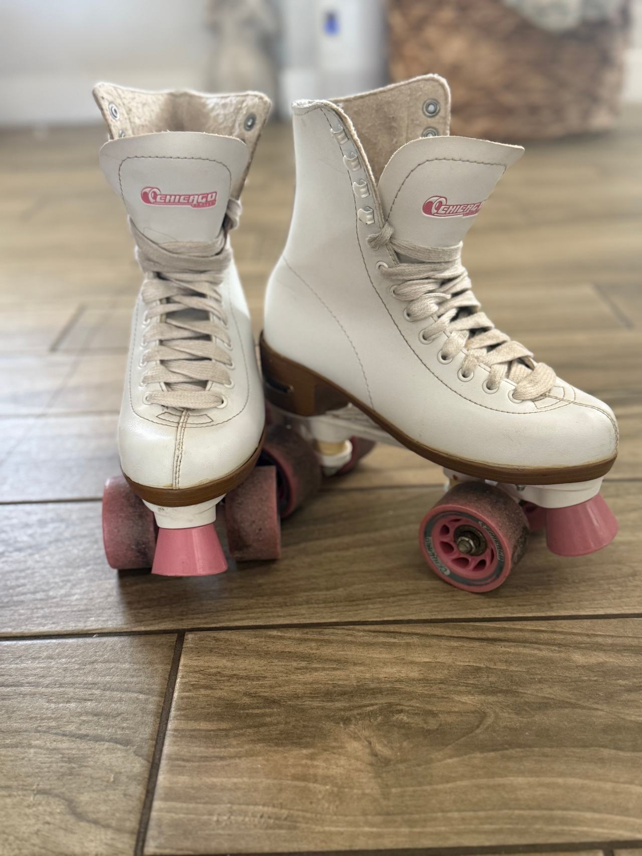 Chicago Women's Classic Roller Skates