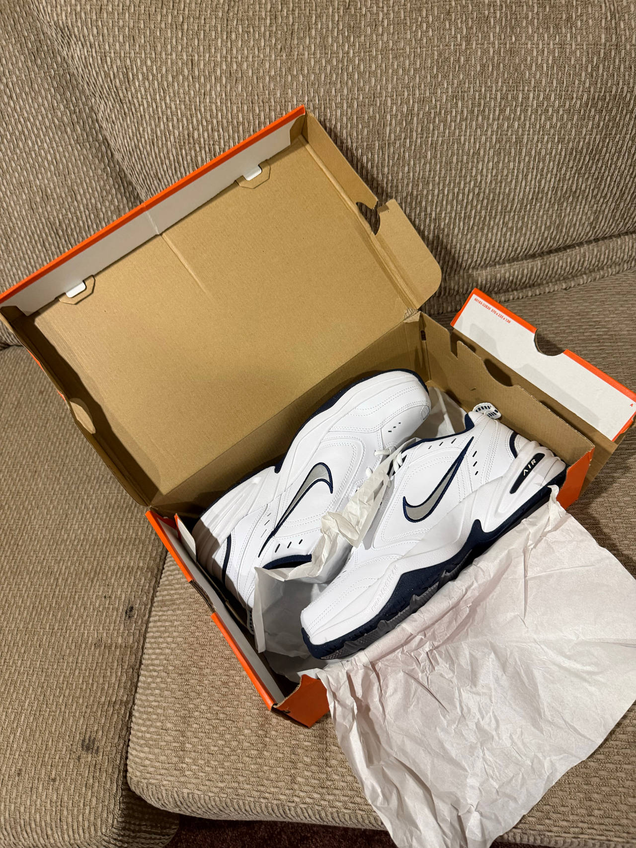 Nike Air Monarch IV