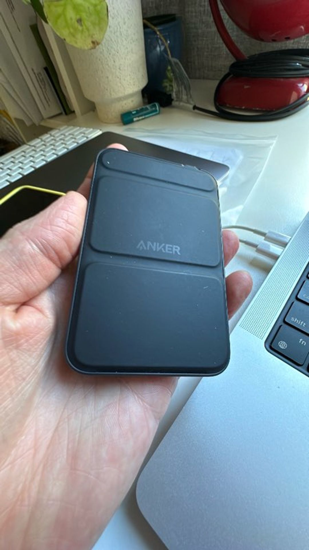 Anker Magnetic Wireless Portable Charger