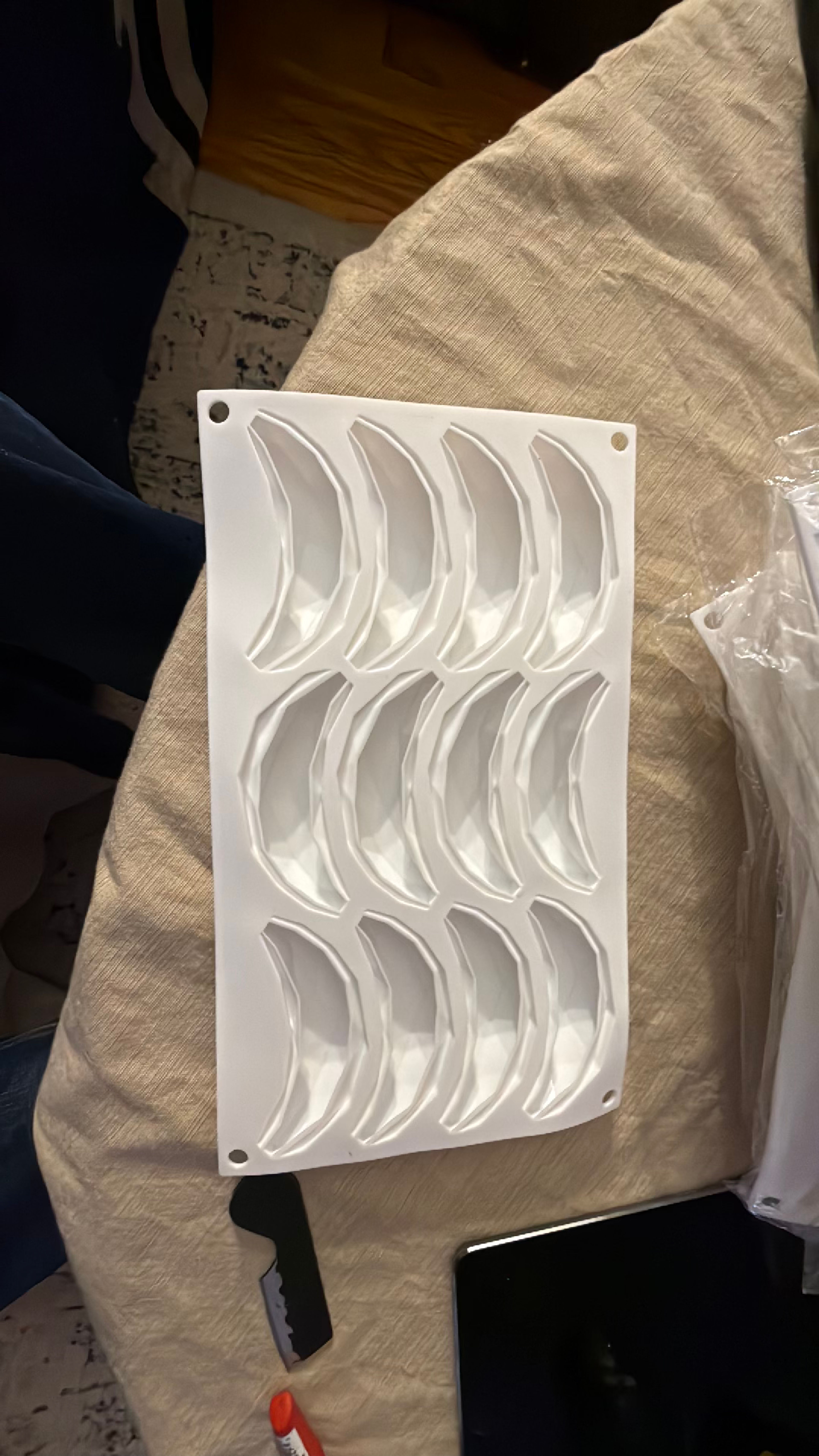 Professional Crescent Silicone Mold-Banana  8 available - Image 3