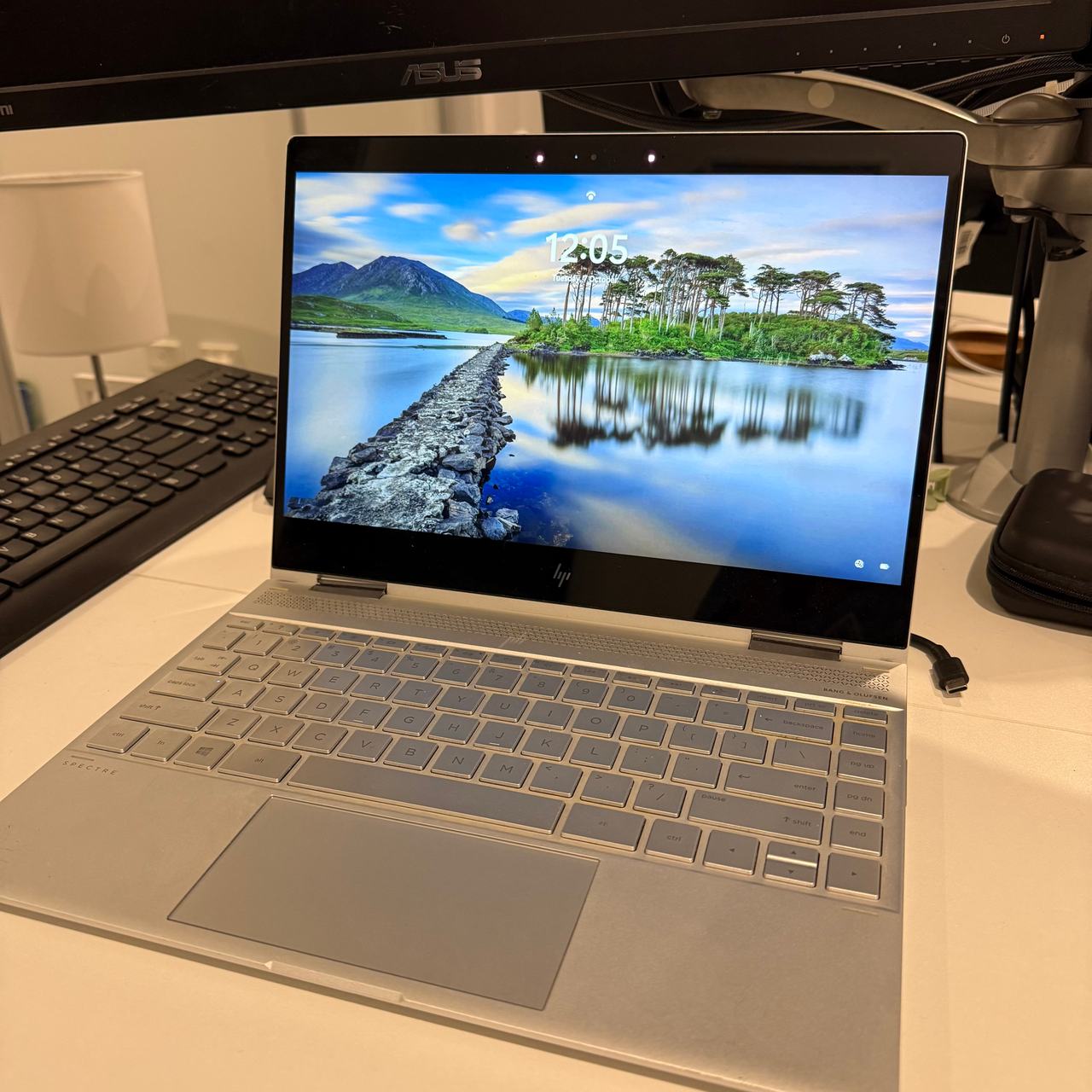 HP Spectre x360 13-ae026tu, 1tb SSD, 16gb RAM, i7 processor, touchscreen