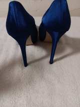 Manolo Blahnik Hangisi 70 Blue Satin Pump - Image 2