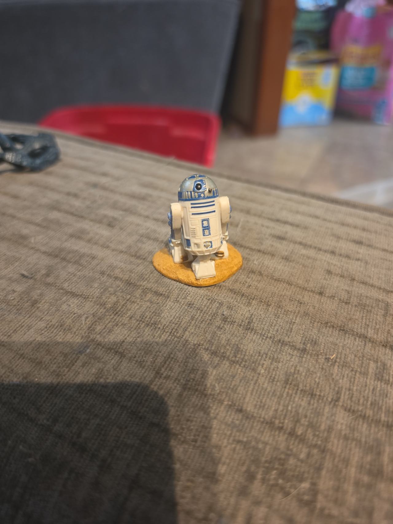 Star Wars Miniatures R2-D2 Figure