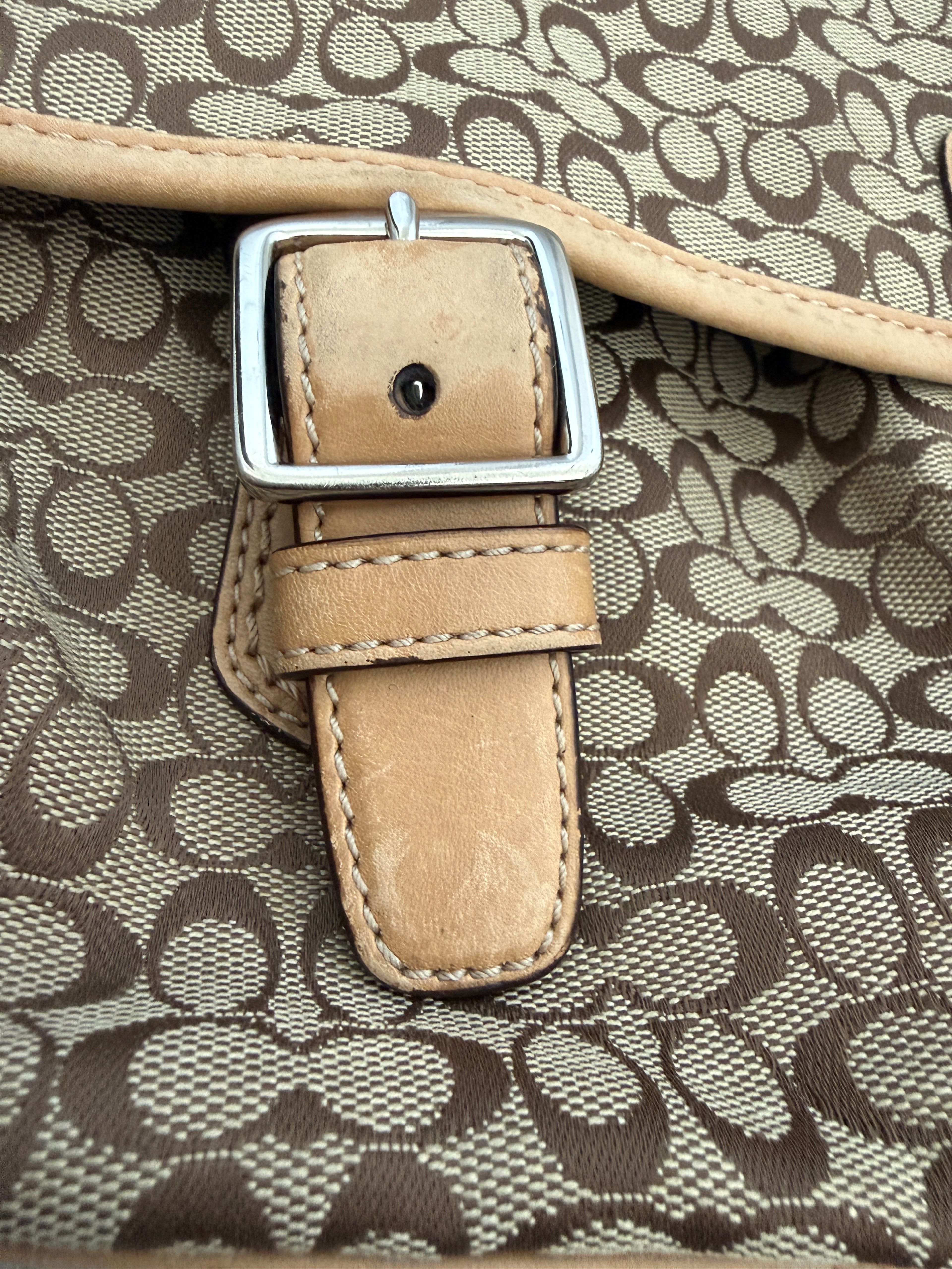 Authentic Coach Signature Small Messenger Bag Khaki/Camel with Shoulder Strap - Image 2