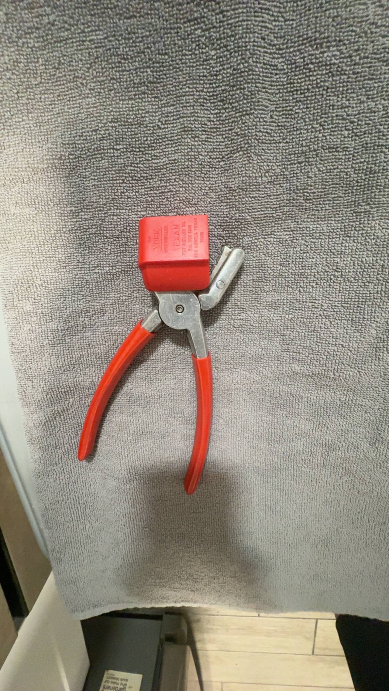 York Texan Nut Sheller Red Aluminum