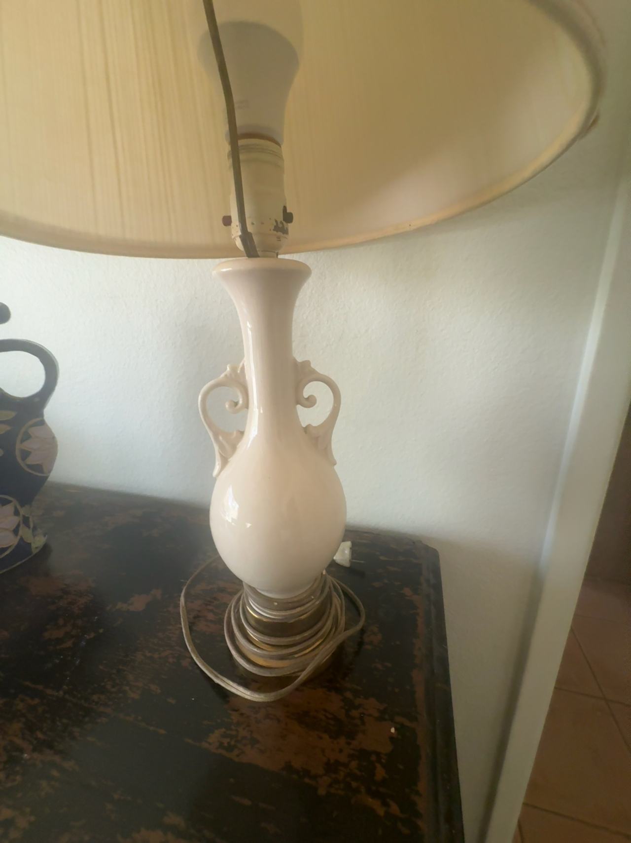 Antique White Floral Table Lamp