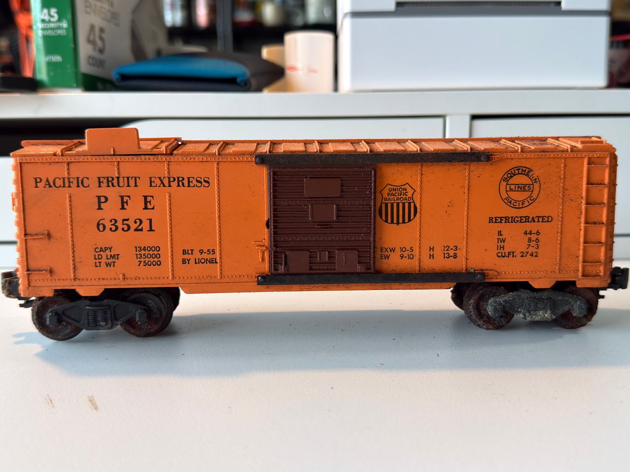 Lionel 63521 Pacific Fruit Express Refrigerator Car