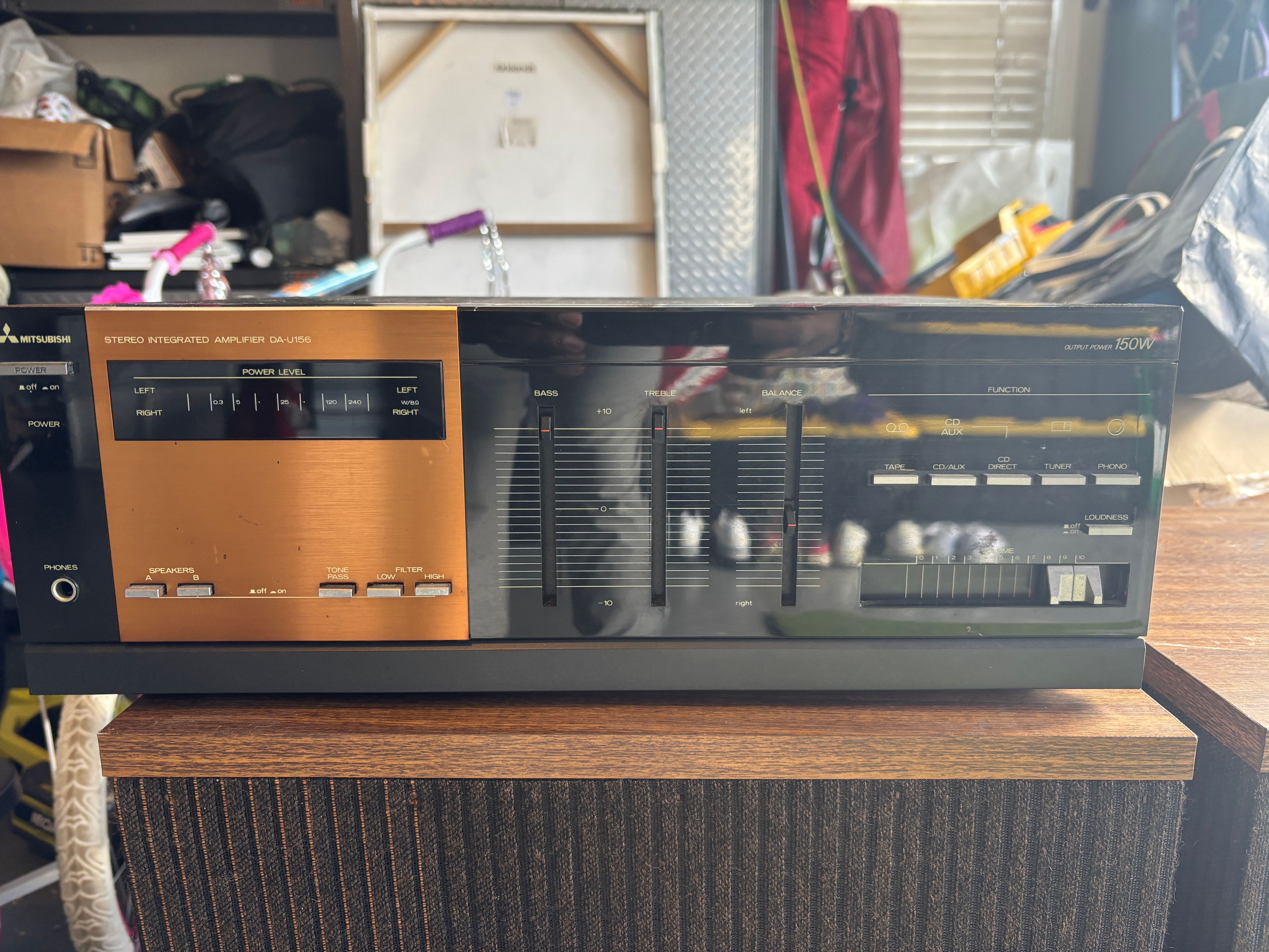 Mitsubishi DA-U156 Stereo Integrated Amplifier - Image 4