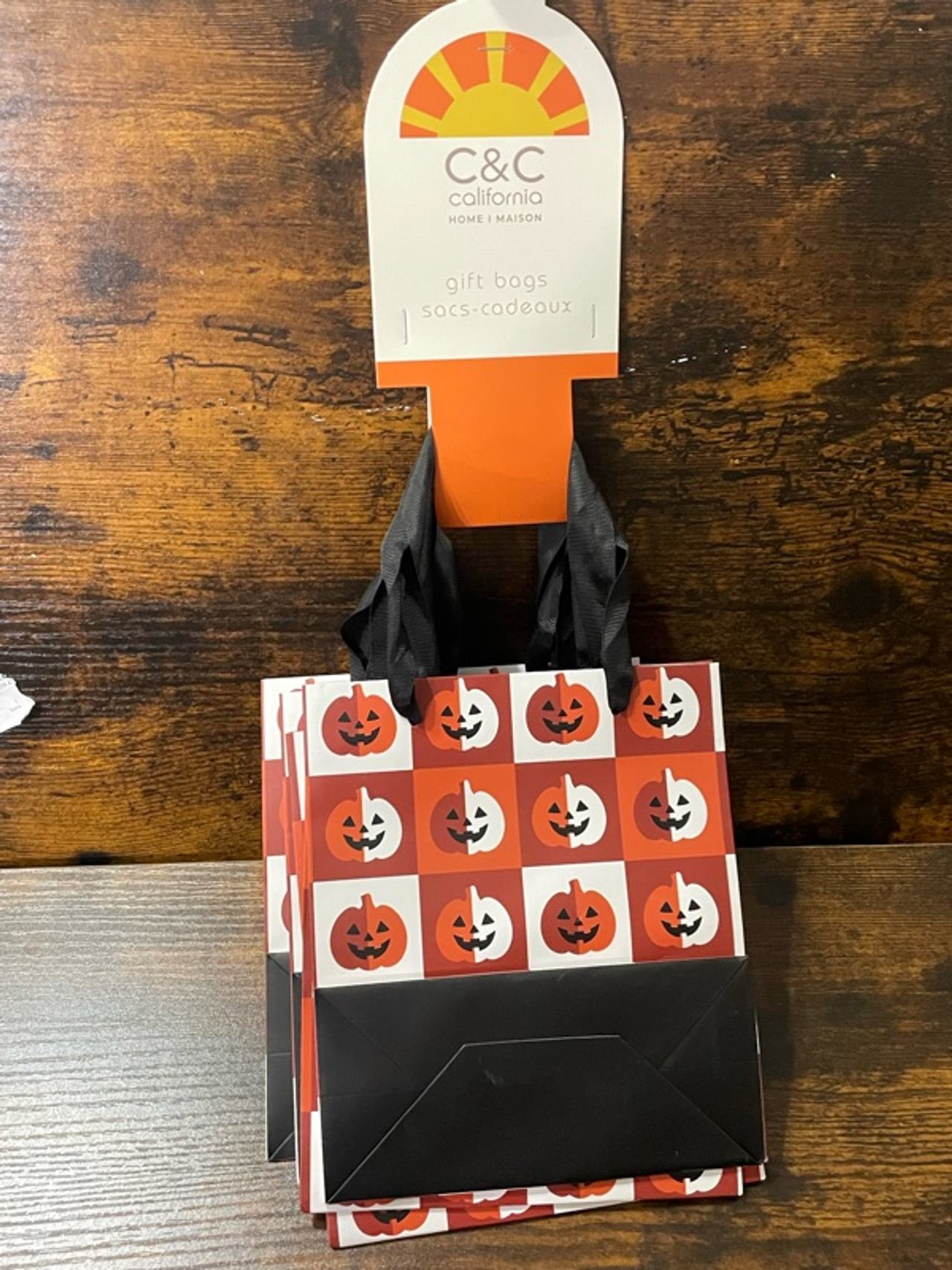 Hallmark Halloween Small Gift Bag Set (8 Bags, Pumpkin & Stripe)