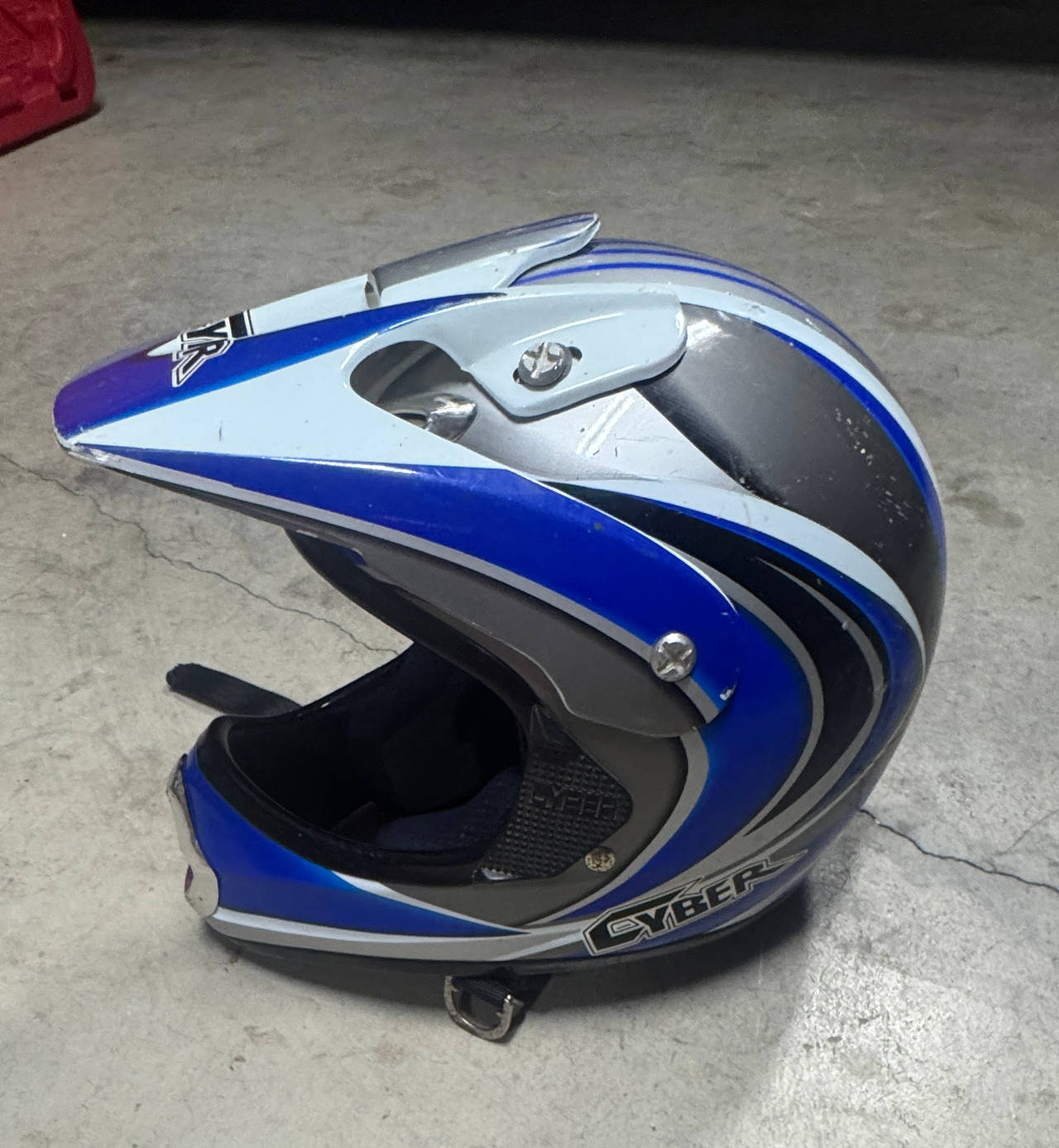Cyber UX-16 Motocross Helmet
