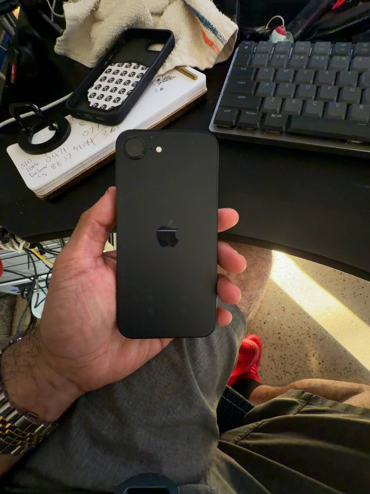 Apple iPhone 16e Black 