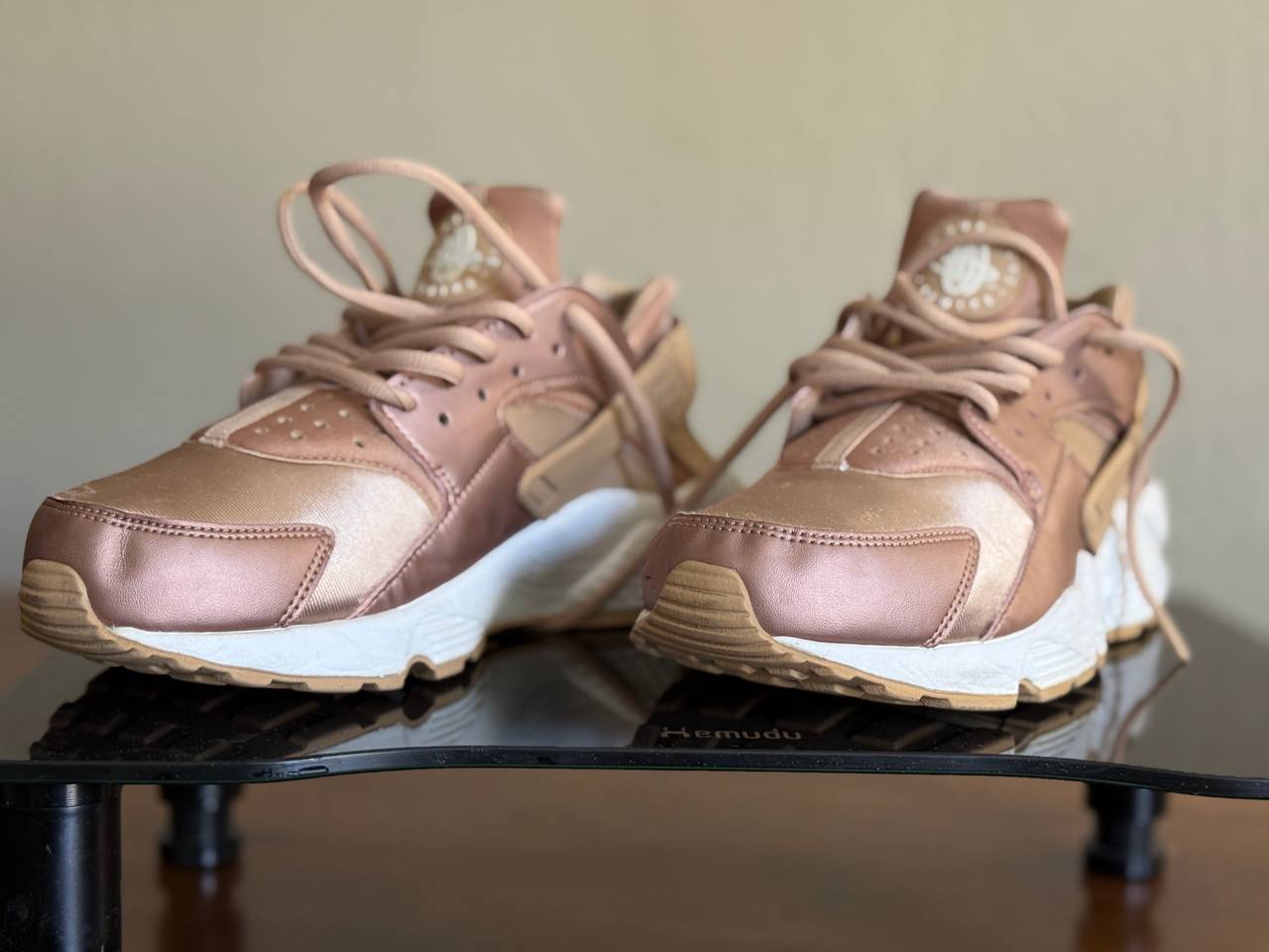 Size 10 Nike Air Huarache Run Metallic Rose Gold Athletic Shoes Pink  859429-900