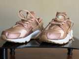 Size 10 Nike Air Huarache Run Metallic Rose Gold Athletic Shoes Pink  859429-900 - Image 1