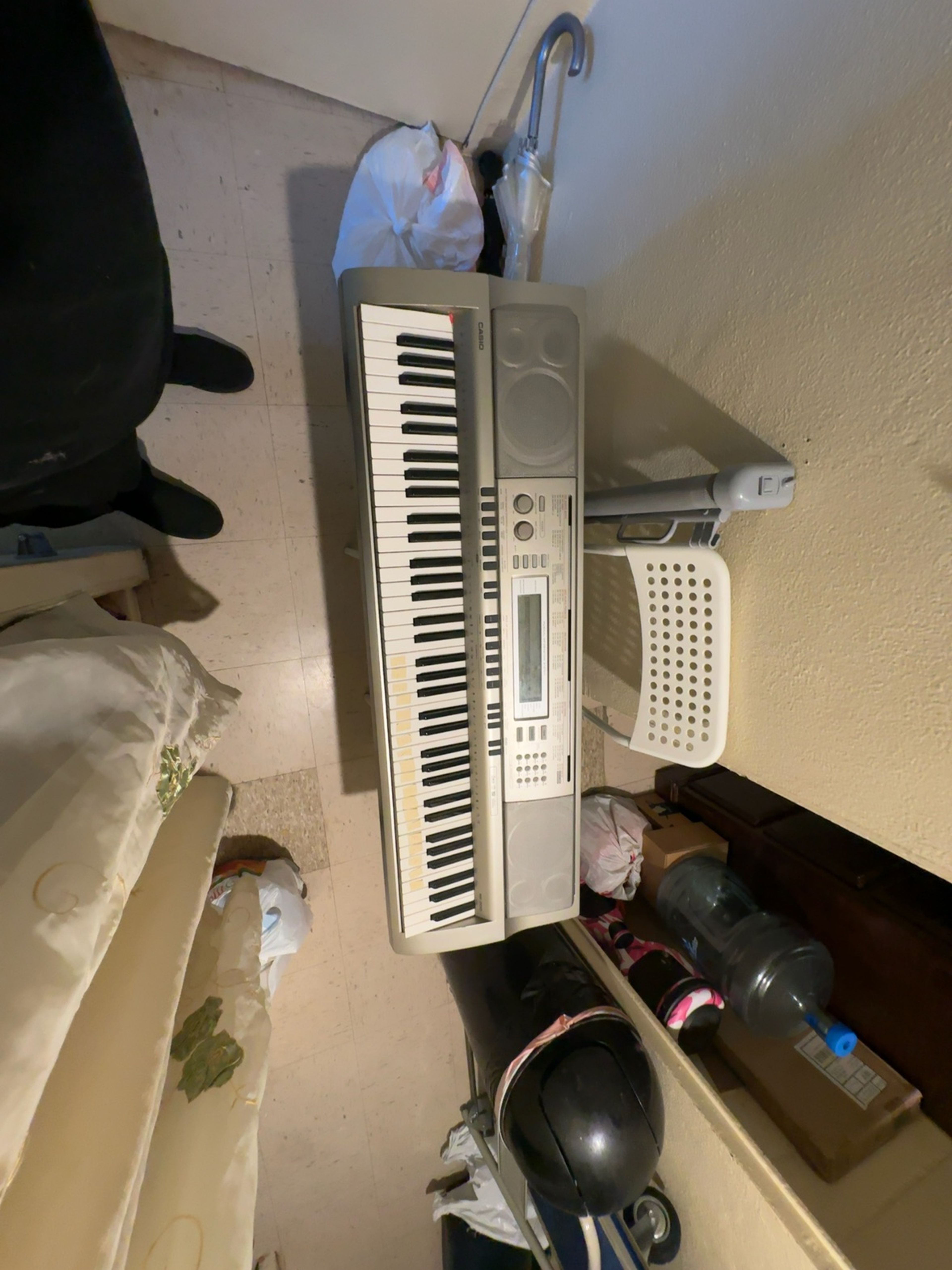 Casio WK-200 76-Key Electronic Keyboard