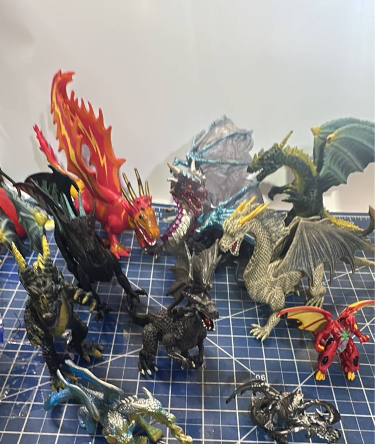 Assorted Fantasy Dragon Toy Figures Lot    10 pieces.  212.