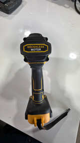 DEWALT 20V MAX 1/2" Cordless Impact Wrench (Tool Only) - Image 4