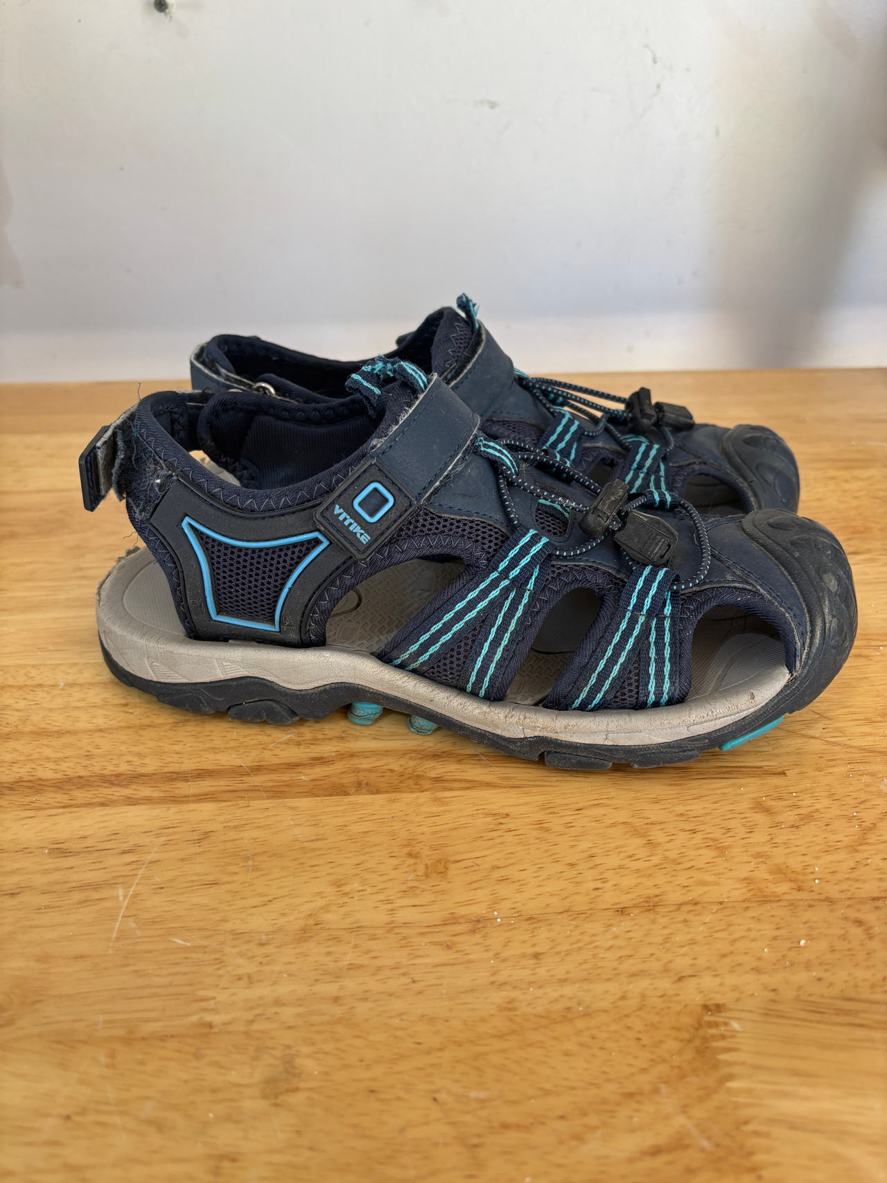 OshKosh B'gosh Water Sandals Youth 6.5