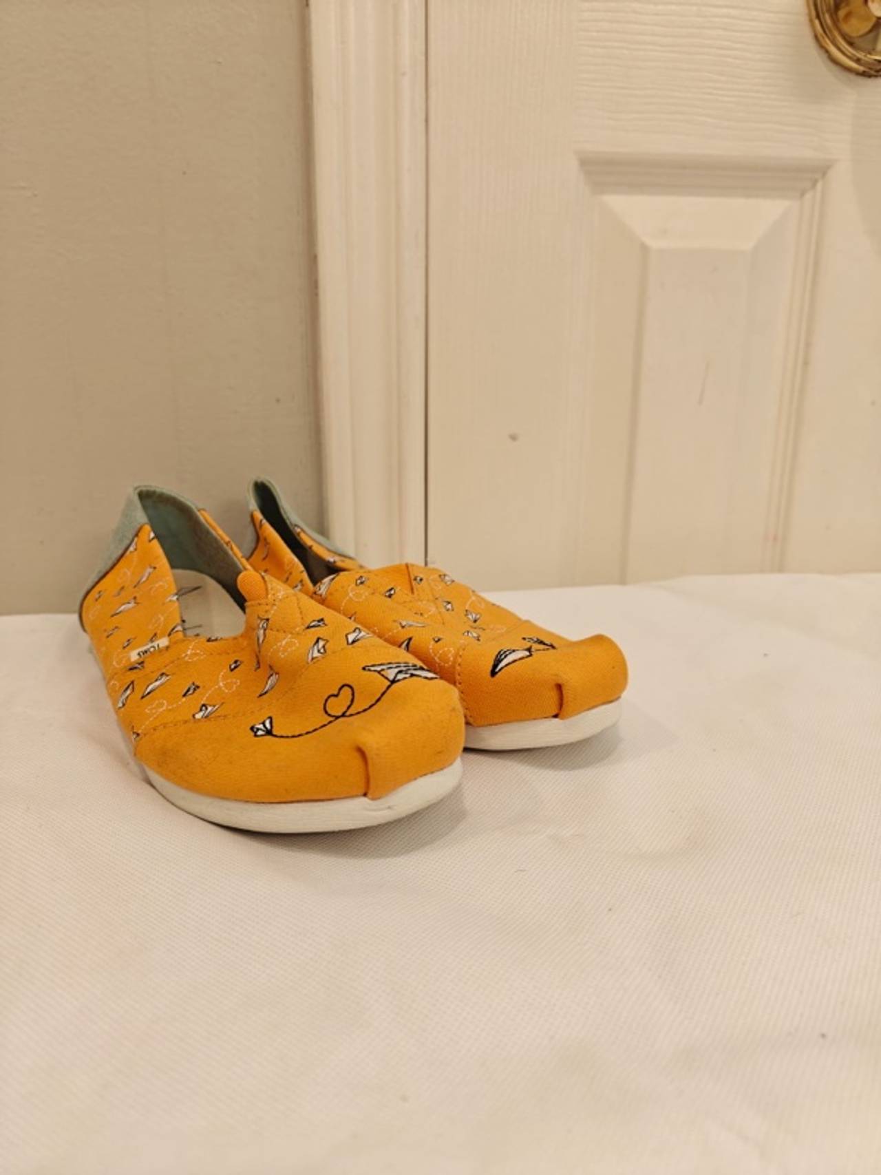 Toms Paper Airplanes Slip-On Shoes Yellow