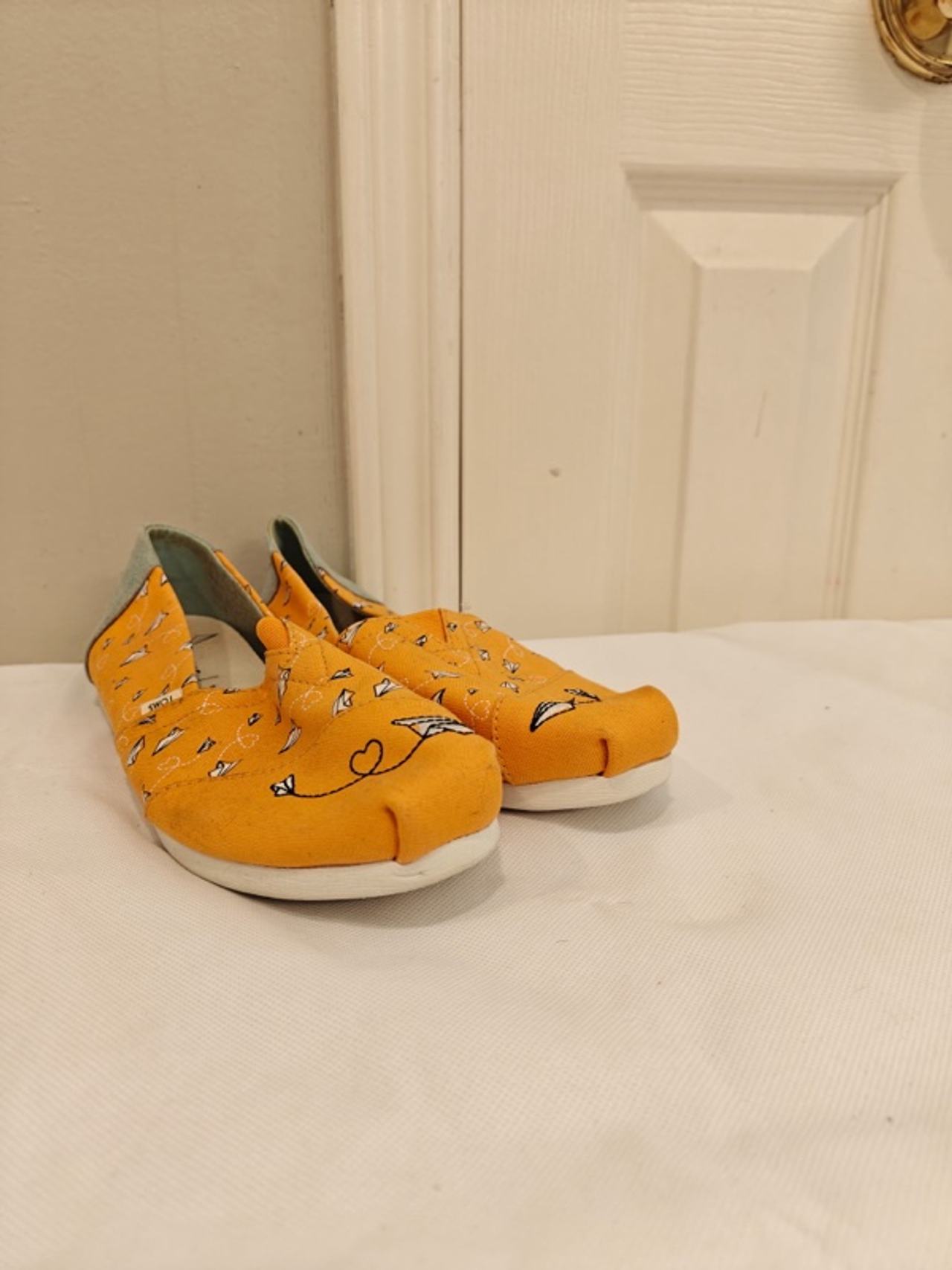 Toms Paper Airplanes Slip-On Shoes Yellow
