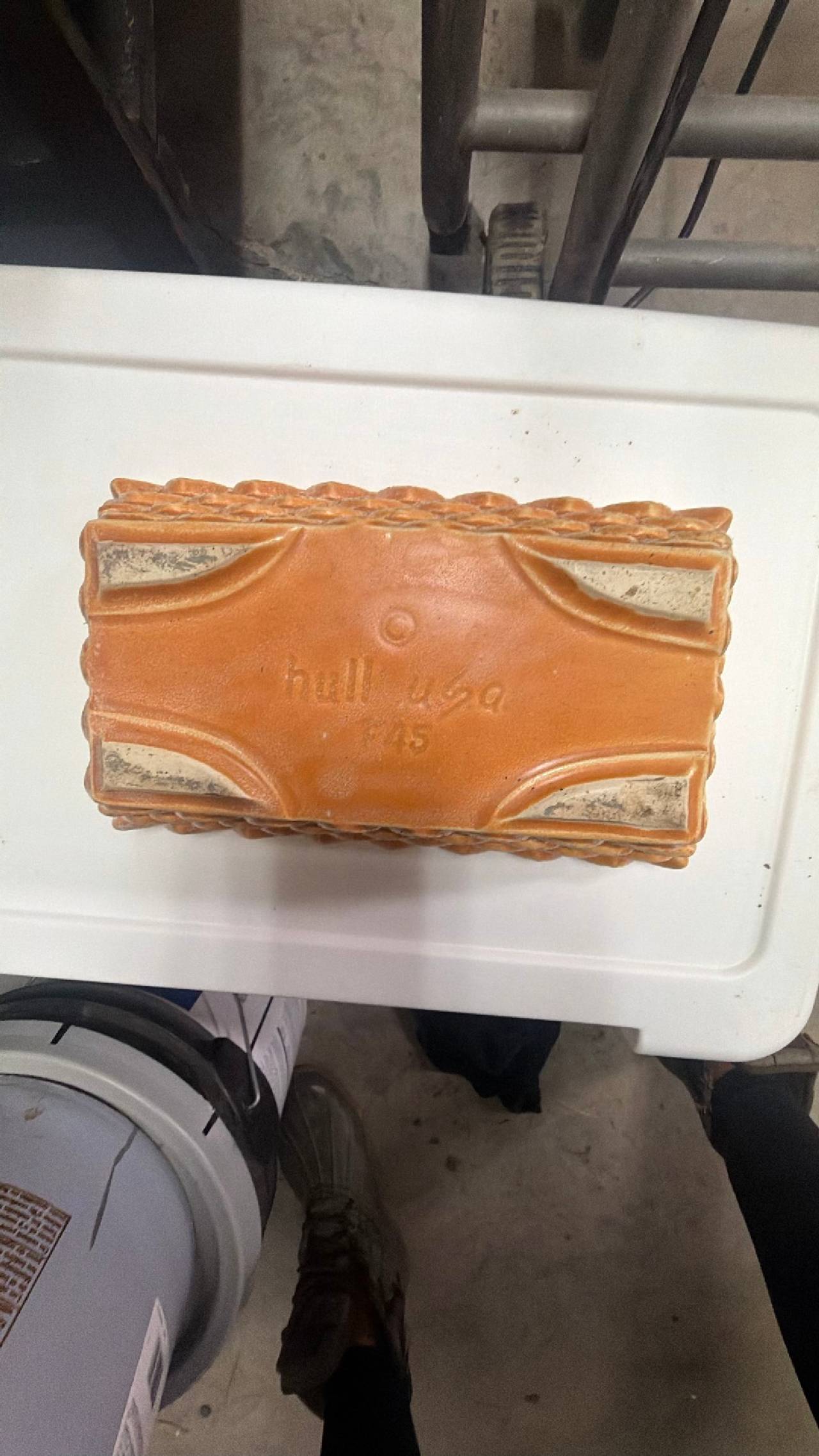 Hull USA F-45 Scalloped Ceramic Planter
