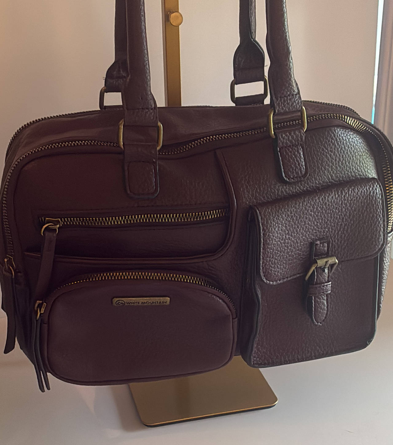 White Mountain Multi-Pocket Satchel Bag