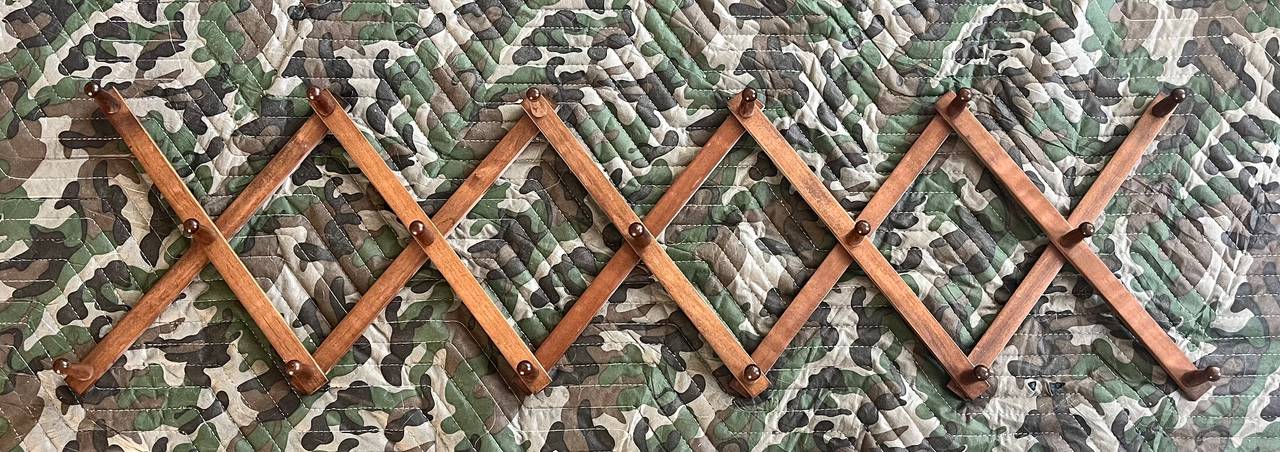 Wooden Accordion Wall Rack