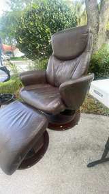 La-Z-Boy Leather Recliner - Image 4
