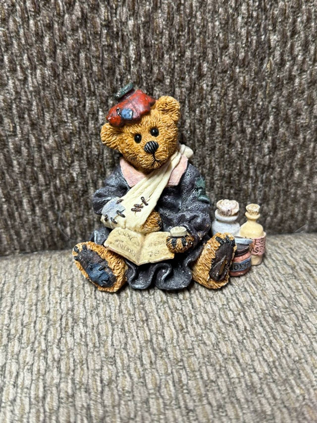 Boyds Bears Bailey... Poor Ol' Bear Resin Figurine