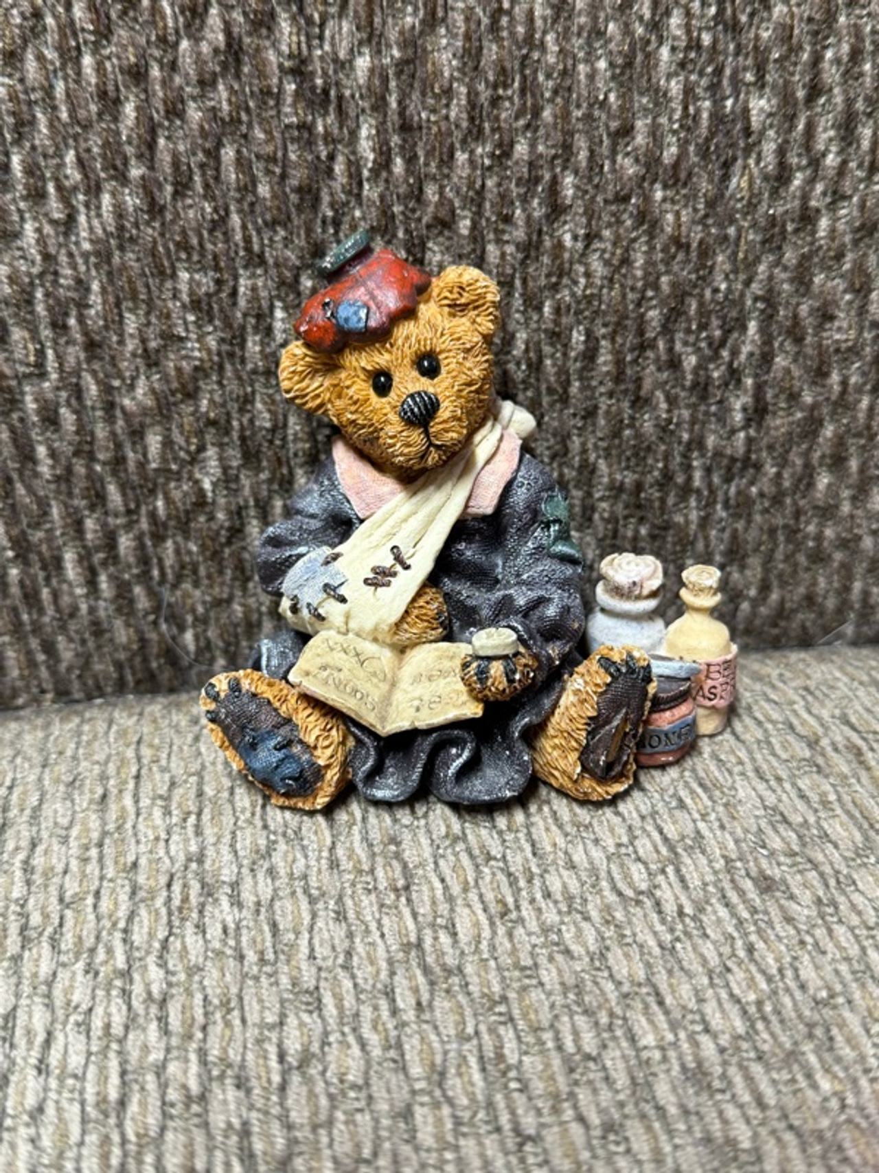 Boyds Bears Bailey... Poor Ol' Bear Resin Figurine