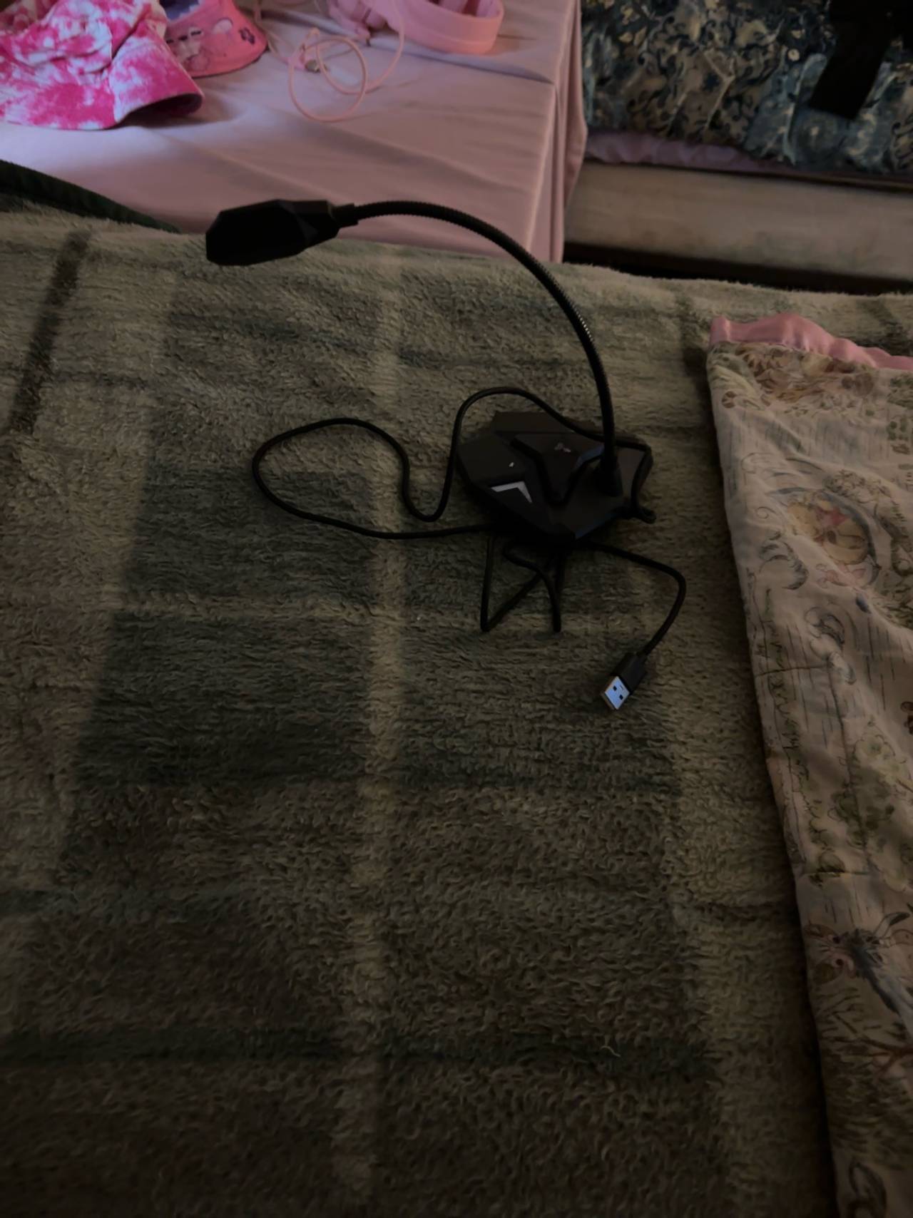 CZCZC USB Gooseneck RGB Microphone with Adjustable Light