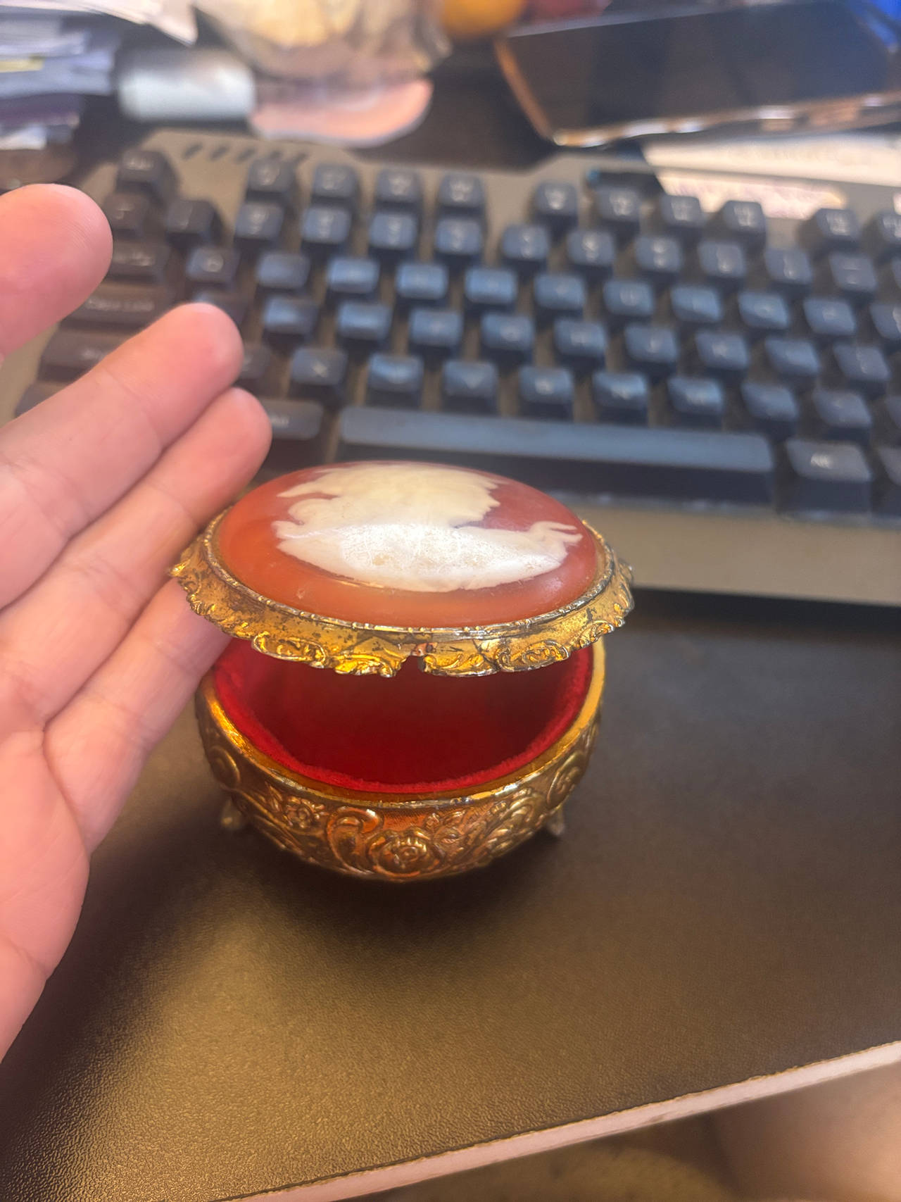 Cameo Trinket Box