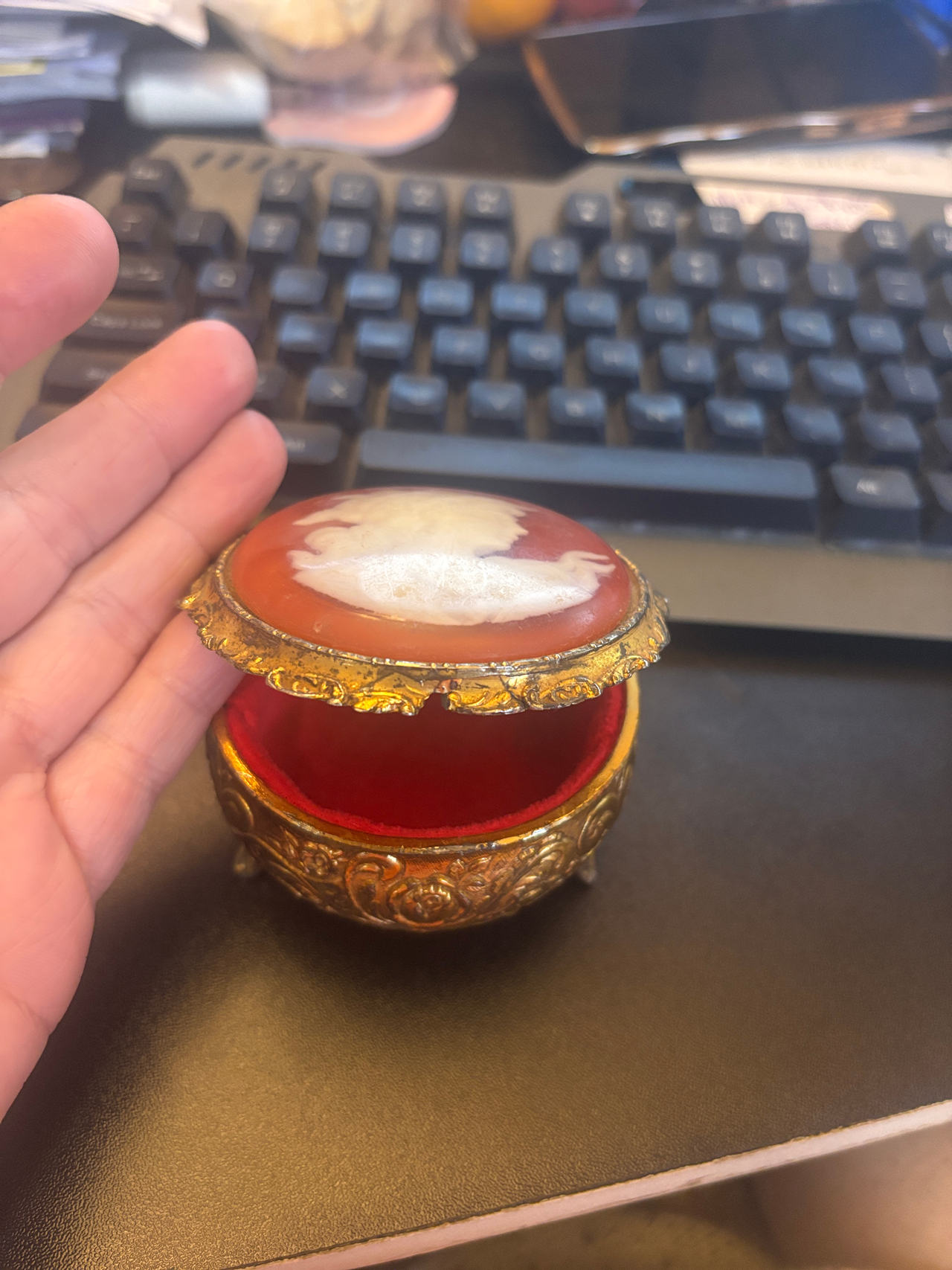 Cameo Trinket Box