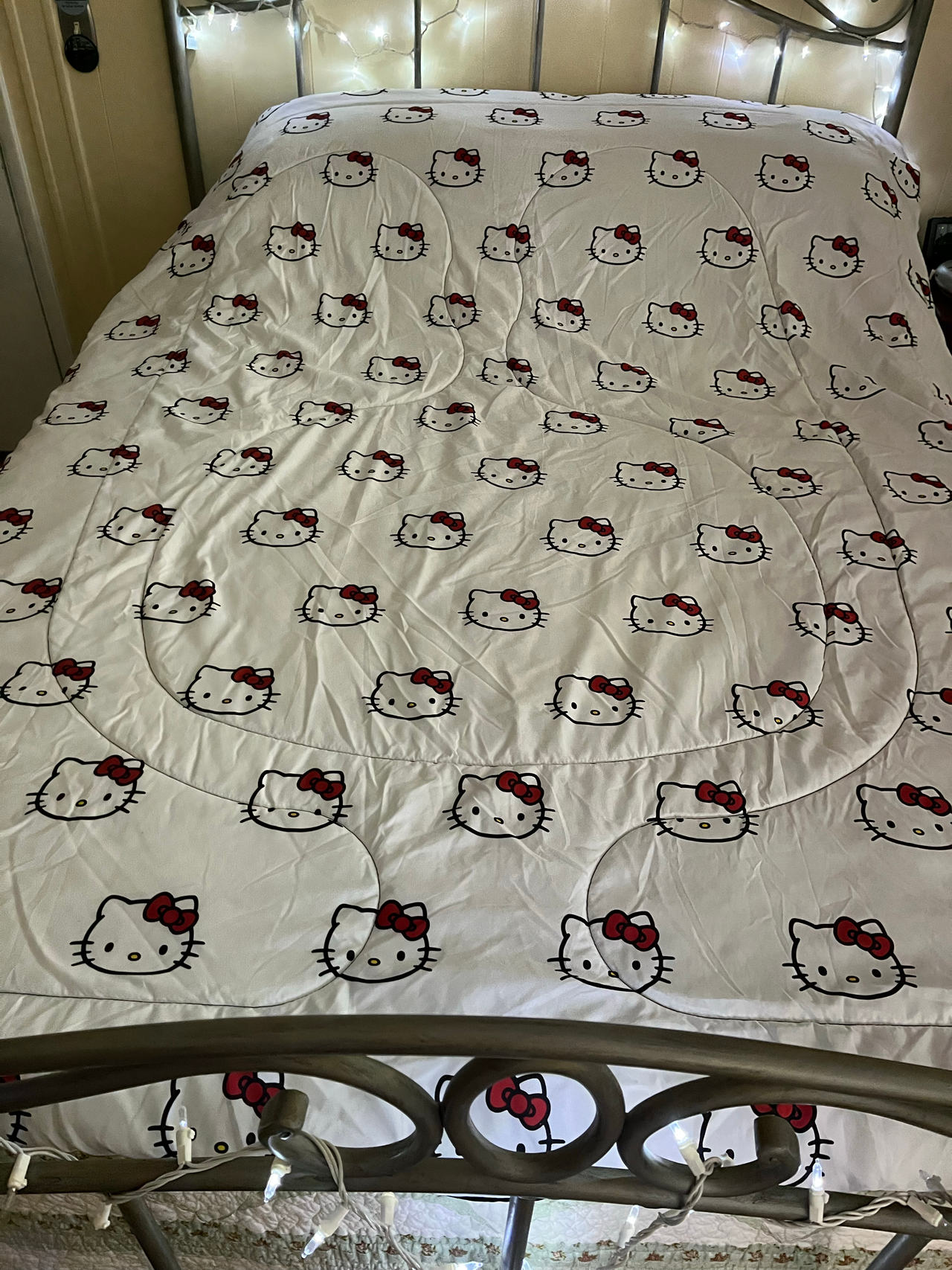 Hello Kitty Comforter Twin size